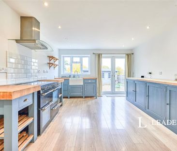 4 bedroom terraced house to rent - Photo 5