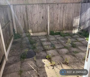 2 bedroom semi-detached house to rent - Photo 5