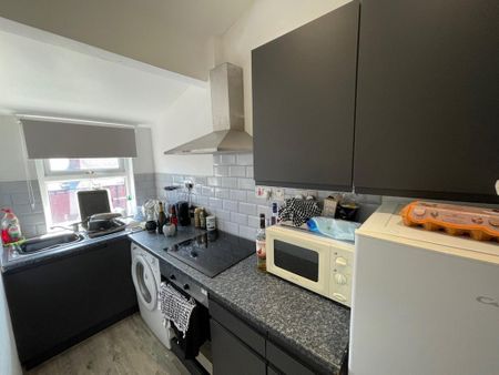 1 bedroom flat to rent - Photo 3