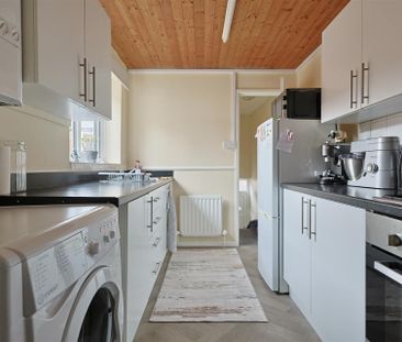 3 bedroom Flat to rent in Beaconsfield Street, Arthurs Hill, Newcas... - Photo 1