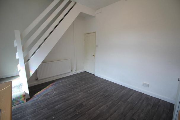 2 bedroom end of terrace house to rent - Photo 1
