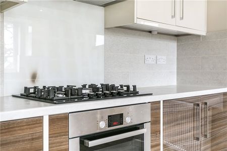 Summer Road, Thames Ditton, Surrey, KT7 0QR - Photo 3