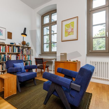 Contemporary Living - Photo 2