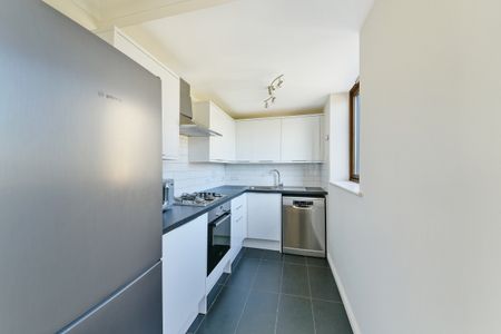 2 bedroom apartment to rent - Photo 4