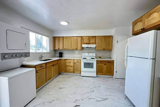 2418 Warrenton Avenue, Coquitlam - Photo 1