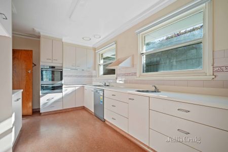 19 Lavinia Drive, Ballarat North - Photo 2