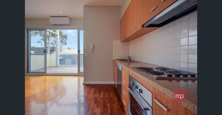 Elegant Open-Plan Living and Dining - Photo 5