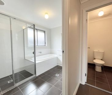 Modern Family Home! - Photo 5