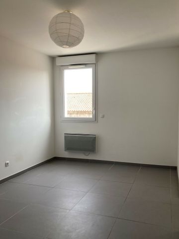 Appartement 2 pièces 39m2 MARSEILLE 5EME 697 euros - Photo 2