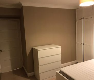 Five bedroom houseshare in Central Fleet Room 4 - Photo 5