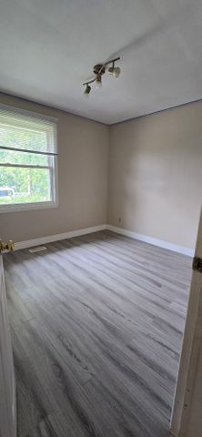 For Lease - 408 Kerman Avenue, Grimsby, Ontario - Photo 4