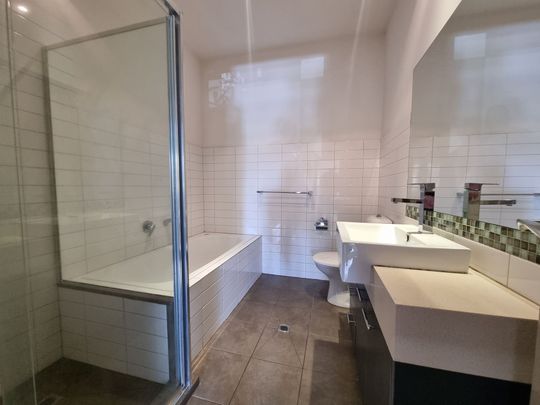 2 Bedroom Apartment - Situated Close to Monash University & Monash Medical Centre - Photo 1