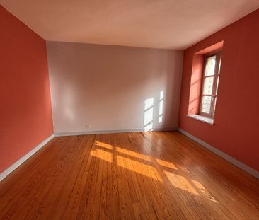 Location Appartement 3 pièces 68m² CHARLIEU 42190 - Photo 4