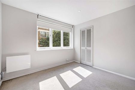 A spacious two bedroom house situated in a fantastic central location. - Photo 4