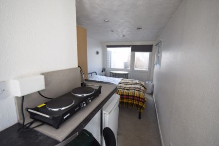 1 Bedroom Flat To Rent in Charminster - £600 pcm Tenancy Info - Photo 4