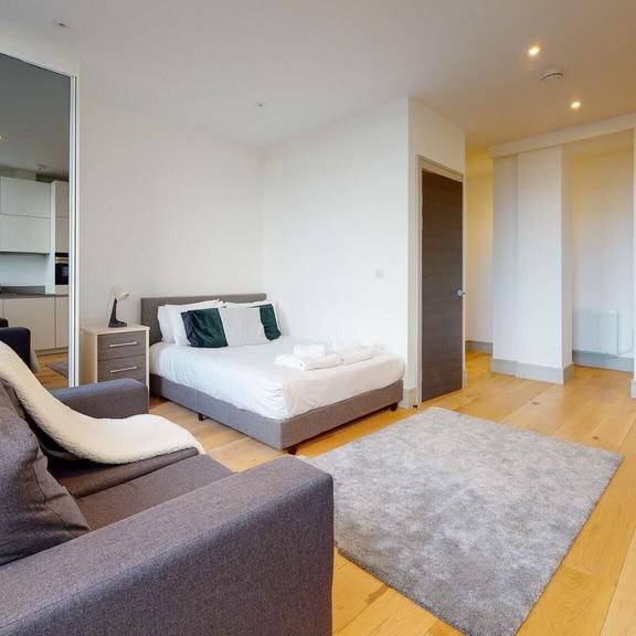 Studio to rent - Photo 1