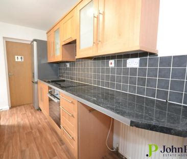 2 bedroom terraced house to rent - Photo 6