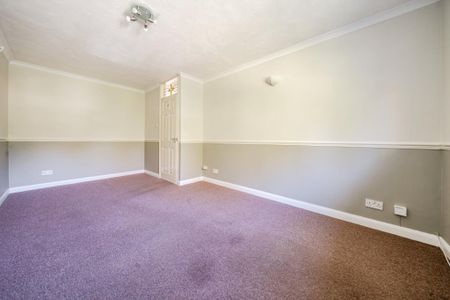 2 bedroom maisonette to rent - Photo 2