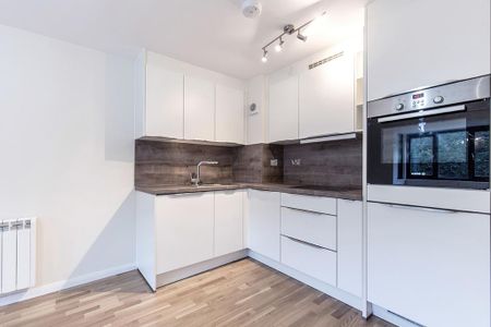 2 bedroom flat to rent - Photo 5