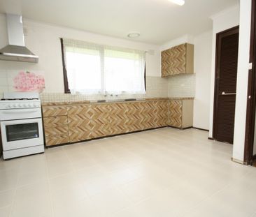 2 BR UNIT CLOSE TO SHOPS & PUBLIC TRANSPORT - Photo 2