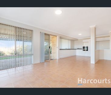4 Fisherton Circuit, Kinross, WA 6028 - Photo 5