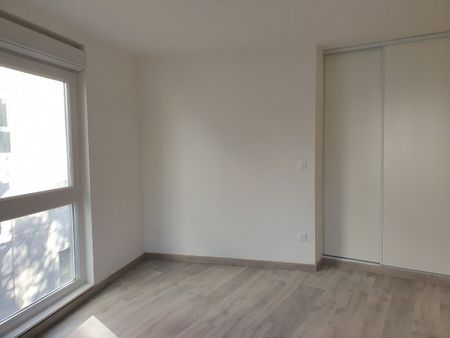 Location Appartement 1 pièce 29m² VALENCIENNES 59300 - Photo 2