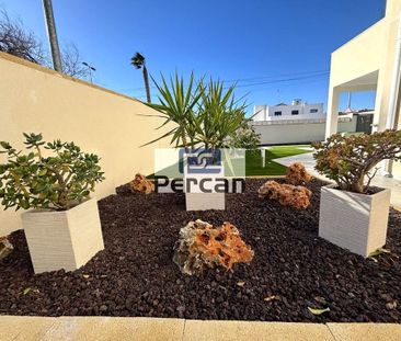 Luxury Villa for rent in El Campello, Spain - Photo 6