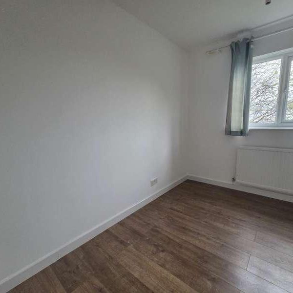 Jade Close, Beckton, E16 - Photo 1