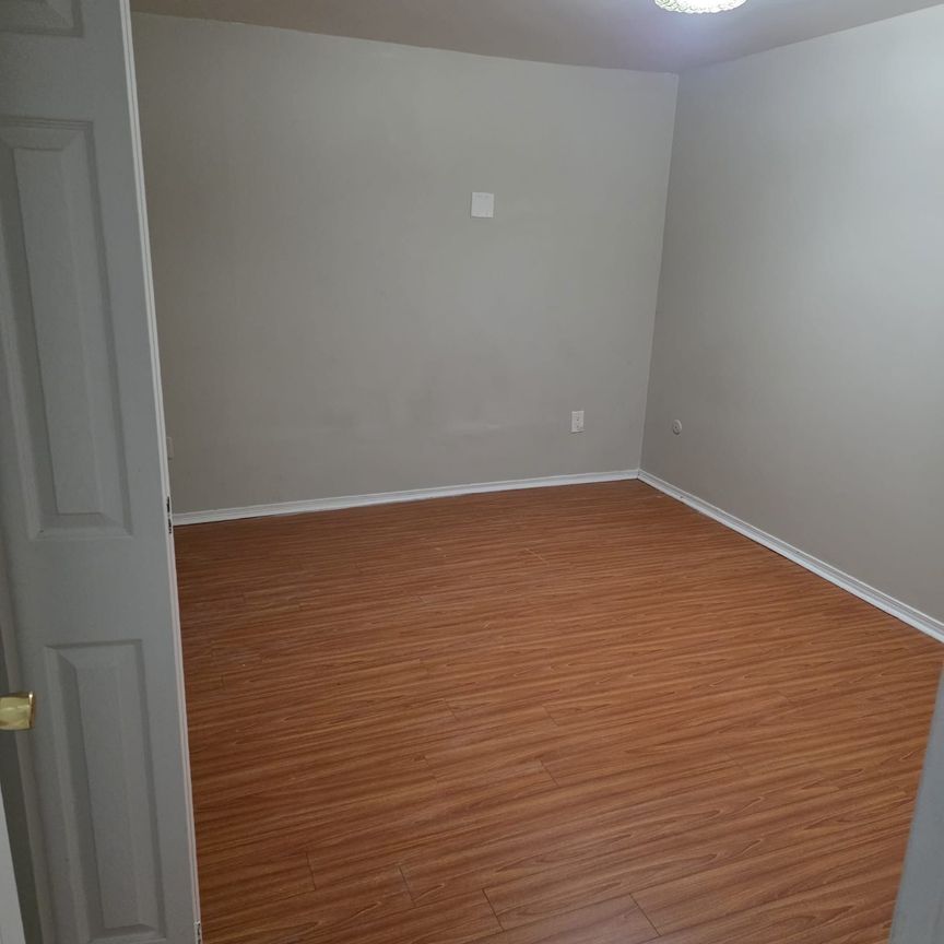 For Lease - 432 Rutherford Road, Brampton, Ontario - Photo 1