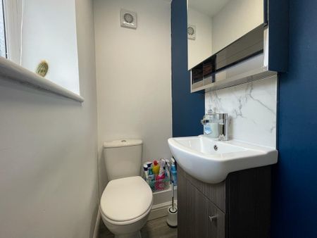 4 bedroom terraced house to rent - Photo 5