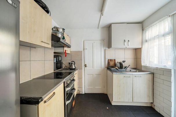 4 bedroom terraced house to rent - Photo 1