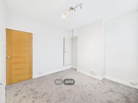 2 bedroom terraced house to rent - Photo 4