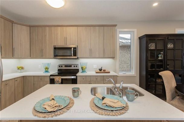 For Lease - 2244 Evans Boulevard, London South, Ontario - Photo 1