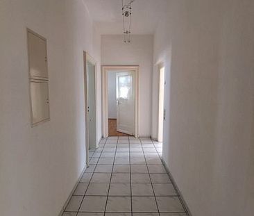 Etagenwohnung in schöner Stadtrandlage von Arnsberg mit EBK - Foto 2