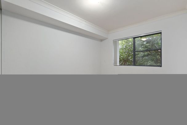 Well Presented Two Bedroom Apartment - Photo 1