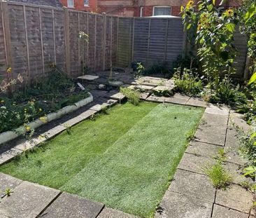 Bournemouth, Dorset, BH5 - Photo 3