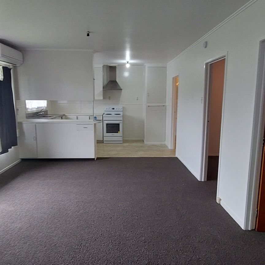 Spacious 2 Bedroom, 1 Bathroom unit - Photo 1