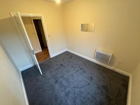 3 bedroom apartment to rent - Photo 3