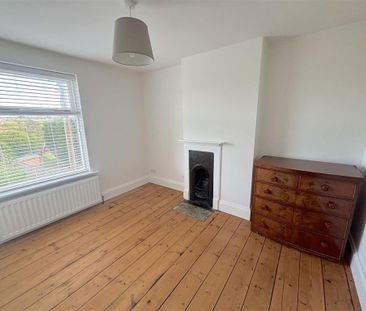 3 bedroom semi-detached house to rent - Photo 5