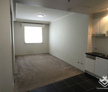 Studio Apartment in the heart of Chatswood - Photo 1