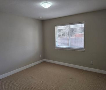 Spacious Above Ground Suite + Office - Photo 2