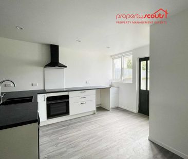 Unique Converted Apartment – One-Bedroom Home with Versatile Extra ... - Photo 2