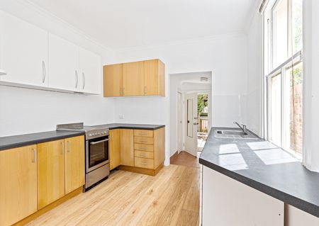 36 Gilpin Street, Camperdown NSW 2050 - House For Rent | Domain - Photo 2