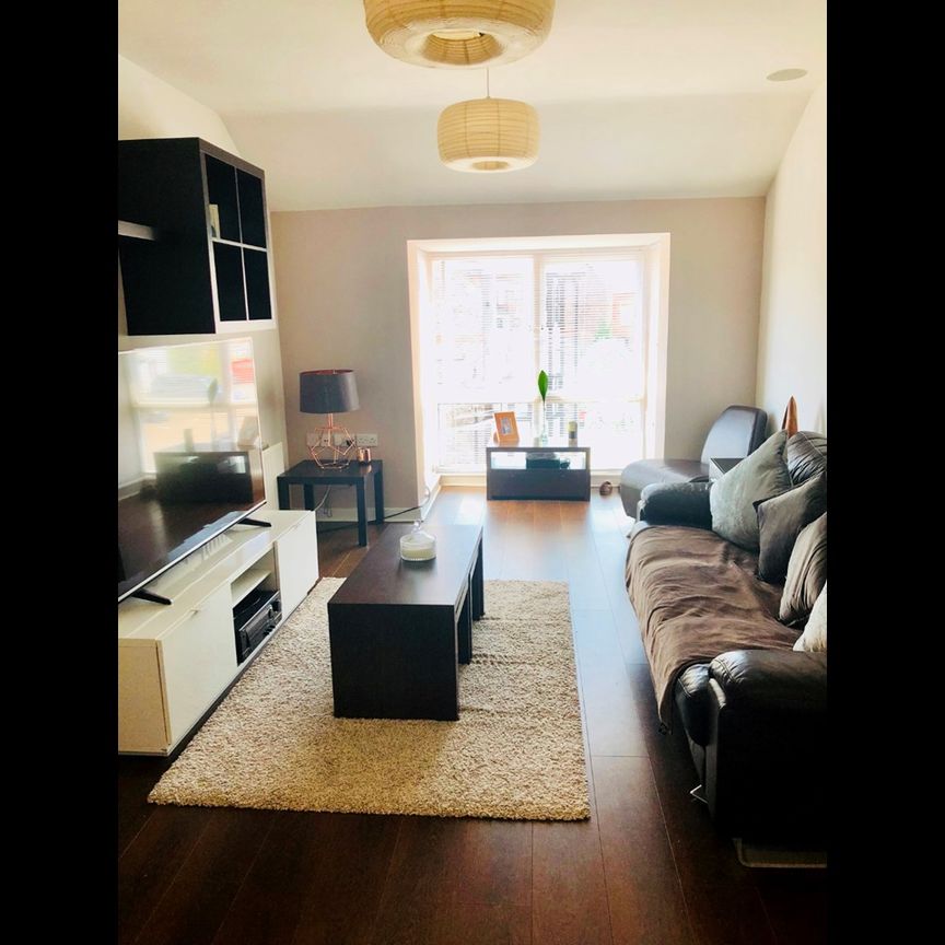 2 Bed Flat, St. Marys Grove, RG1 - Photo 1