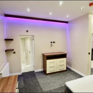 1 Bedroom Apartments in Leeds - Photo 1