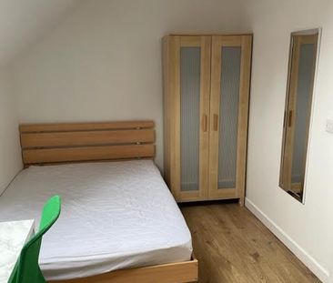 2 Bed Semi-Detached House, Burns Street, NG7 - Photo 5