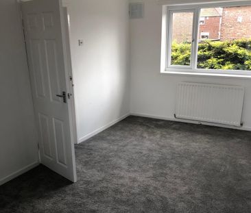 3 bedroom link detached house to rent - Photo 4