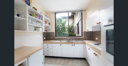 Prime Location Close to beach, Parks and Lake - Photo 5