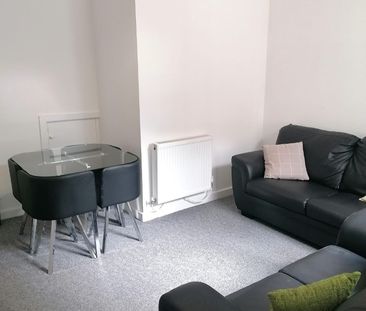 4 Bed Terraced House, Broomfield Road, CV5 - Photo 2