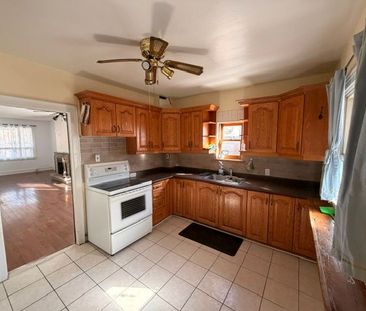 For Lease - 16 Nasmith Avenue, Toronto, Ontario - Photo 2